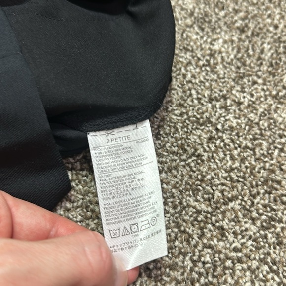 Banana Republic Petite romper flutter sleeve shorts pockets black 2P one piece - Picture 16 of 16